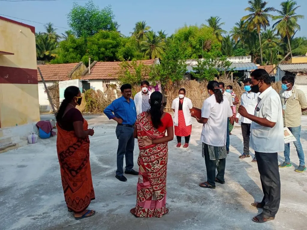 Ambulance worker spreading corona ... Karur sad!